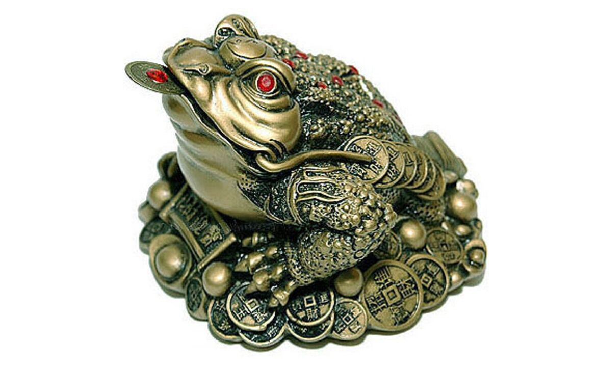 a three-legged toad as an amulet of fortune