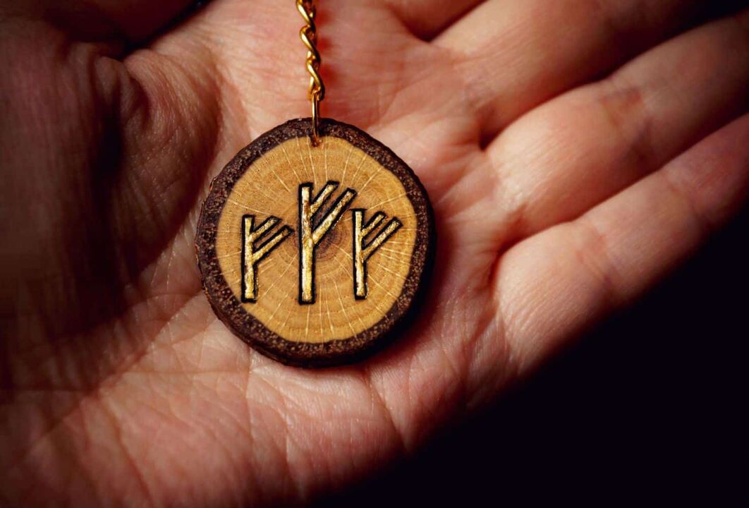 Oak money amulet key holder Triple Fehu